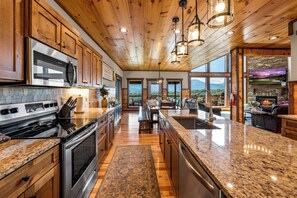 Fridge, microwave, oven, stovetop - Luxury Gatlinburg Cabin – Panoramic Mountain Views, Hot Tub & Game Room (Gatlinburg)