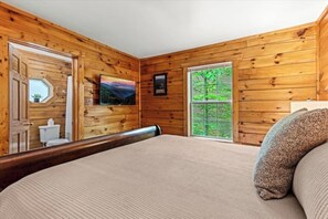 3 عدّة غرف نوم ومكواة/لوح كي وواي فاي وملاءات أسرّة