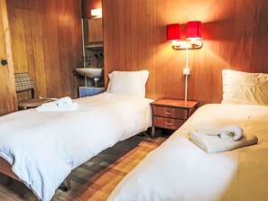 4 bedrooms, free WiFi