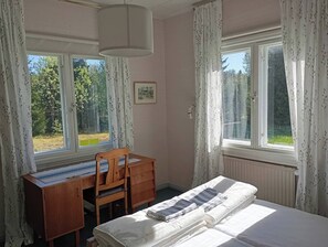 Shared Dormitory, 3 Bedrooms | 3 bedrooms - Room-sydtorp Charming old House in the c (Kemiönsaari)