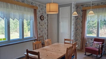 Shared Dormitory, 3 Bedrooms | Dining room