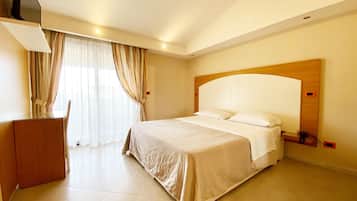 Chambre Deluxe Double ou avec lits jumeaux | Bureau, Wi-Fi gratuit