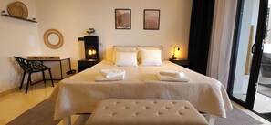 Deluxe Apartment, 2 Bedrooms, Patio, Garden View