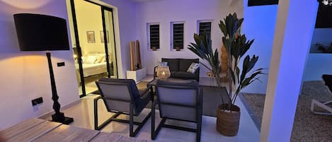 Deluxe Apartment, 2 Bedrooms, Patio, Garden View | Terrace/patio