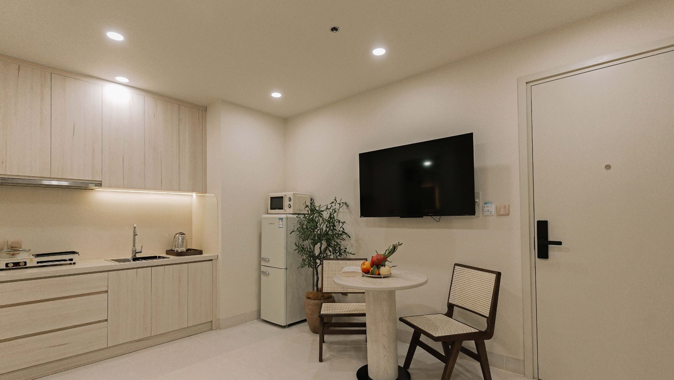 Chambre Double Supérieure, non-fumeurs, salle de bains privée | Restauration dans la chambre