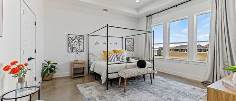 3 bedrooms, desk, iron/ironing board, travel crib