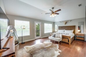 4 bedrooms, iron/ironing board, travel cot, free WiFi