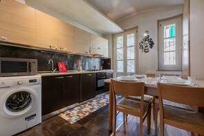 Fridge, microwave, oven, dishwasher