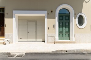 Exterior detail - Hydeout Luxury Suite - Rondine 35 by Wonderful Italy (San Vito dei Normanni)