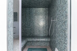 Spa - Hydeout Luxury Suite - Rondine 35 by Wonderful Italy (San Vito dei Normanni)