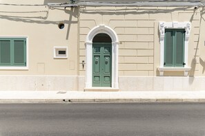 تفاصيل الفندق من الخارج
