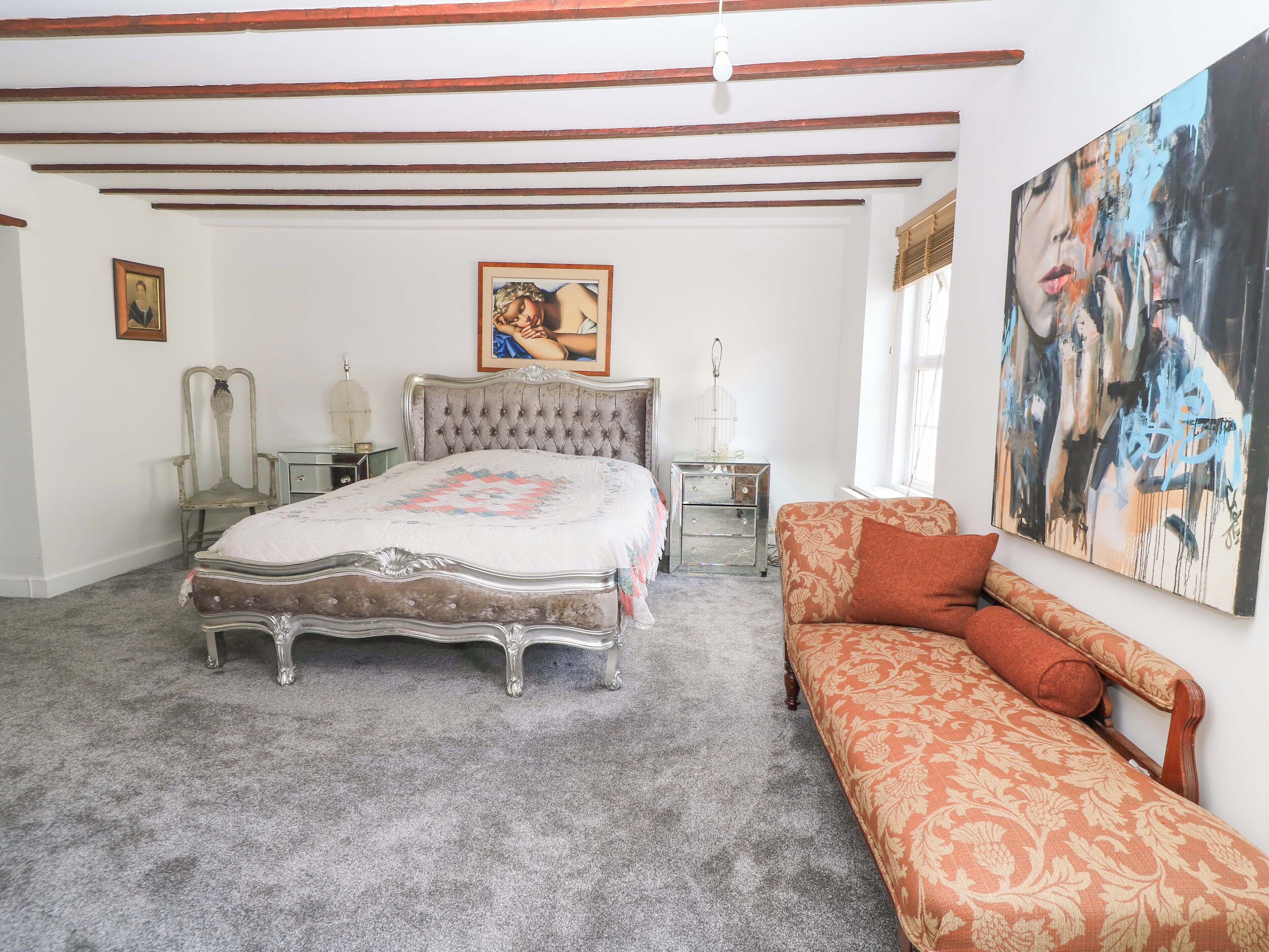 4 bedrooms, individually decorated, individually furnished, free WiFi