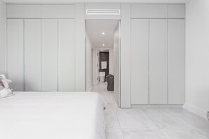 2 slaapkamers, een strijkplank/strijkijzer, wifi, beddengoed