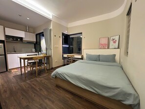 Panoramic Studio Suite, 1 Bedroom, Kitchen, City View | Desk, free WiFi, bed sheets - The Harmony Hotel Riverside (Ha Noi)