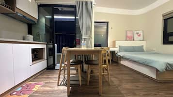 Studio | Desk, free WiFi, bed sheets