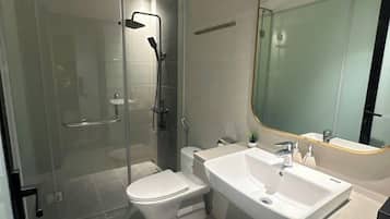 Panoramic Studio Suite, 1 Bedroom, Kitchen, City View | Bathroom | Slippers