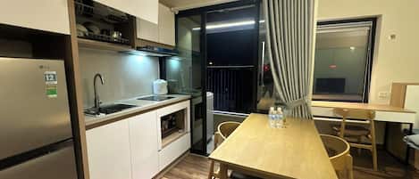 Studio | Private kitchen | Fridge, microwave, stovetop, rice cooker