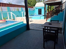2 piscinas al aire libre