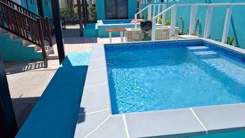 2 piscinas al aire libre