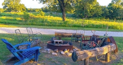 Sunset Oaks Retreat | Events, Farm Animals & Views