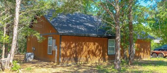 Lake Comfort w/Pool Table, Near Cedar Mills Marina