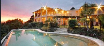 River Rock Retreat Maroochy. Sunshine Coast Hinterland 10 acre resort style