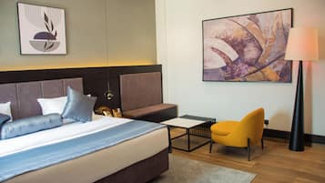 Elite Single Room, 1 Bedroom | Desk, iron/ironing board, free WiFi, bed sheets