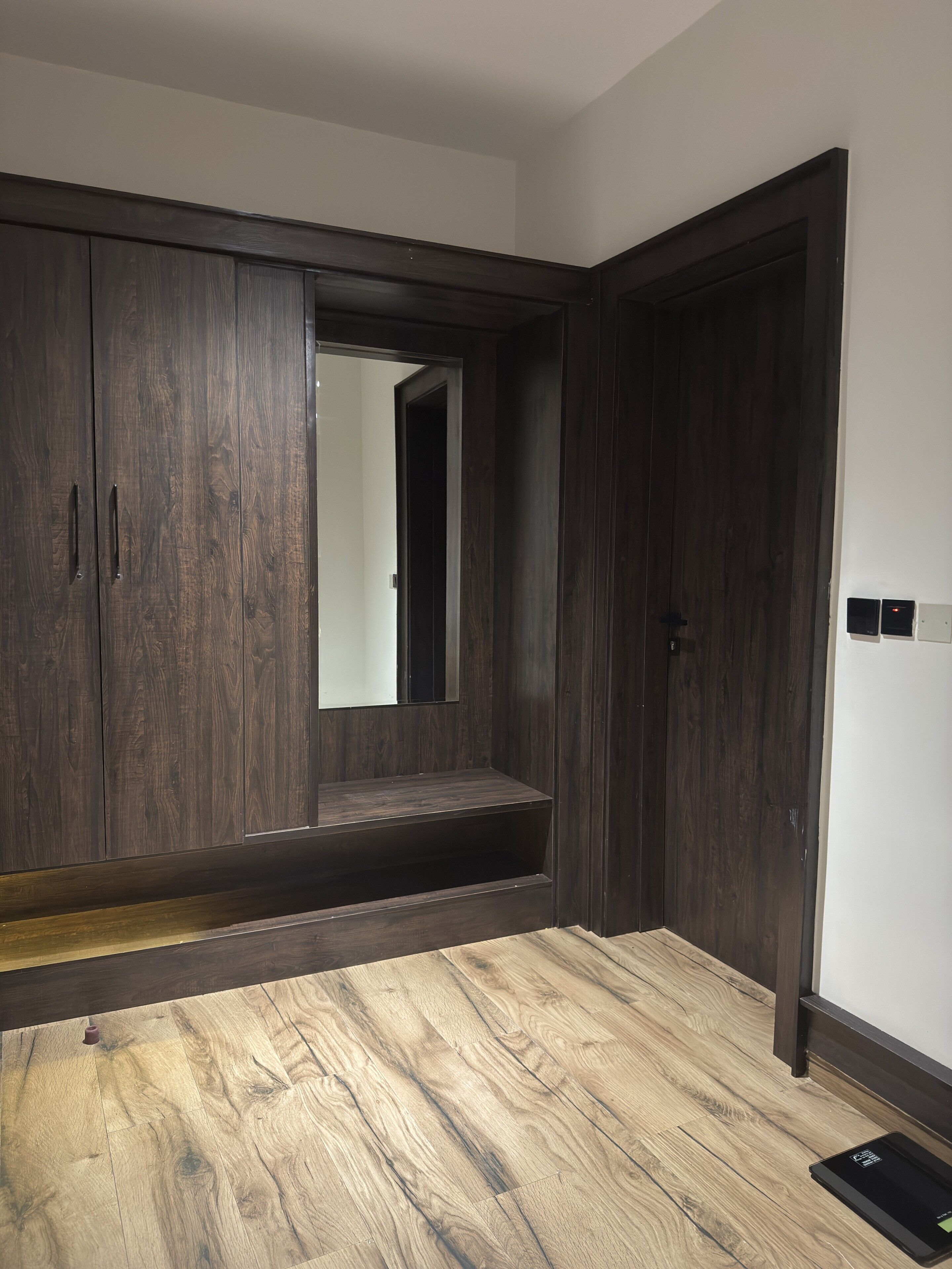 Club Single Room, 1 Bedroom | Wardrobe