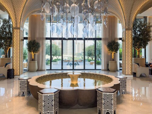 FIRST CLASS | 1BR | Luxe Living with a View