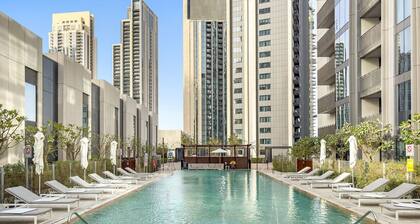 Luxury 2BR Dubai Creek Harbour | Pool, Gym, Parking & Balcony Views