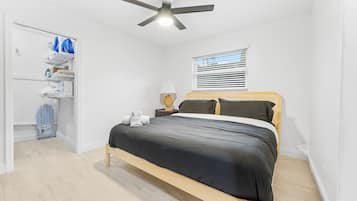 Family House, 2 Bedrooms, Non Smoking, Kitchen | Iron/ironing board, free WiFi