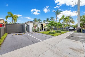 Exterior - Palm Paradise Oasis (Dania Beach)