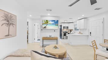 Family House, 2 Bedrooms, Non Smoking, Kitchen | Living area