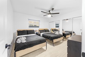 Family House, 2 Bedrooms, Non Smoking, Kitchen | Iron/ironing board, free WiFi - Palm Paradise Oasis (Dania Beach)