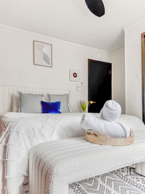 3 bedrooms, iron/ironing board, travel crib, free WiFi