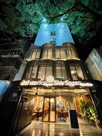 Exterior. Le Grandeur