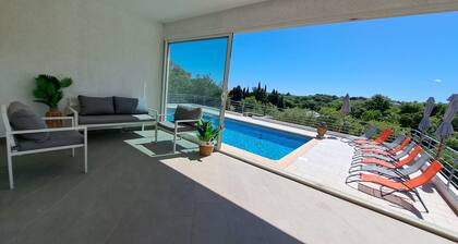 Villa 8pers PP, Private swimming pool not overlooked 160m2/5000m2, 5mn beaches resto