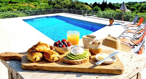 ☆☆☆5 minutes from the beaches, 160 m² / 5,000 m² lot, private pool with no neighbors in sight, sleeps 2–8