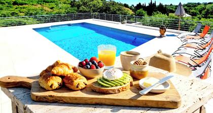 ☆☆☆5 minutes from the beaches, 160 m² / 5,000 m² lot, private pool with no neighbors in sight, sleeps 2–8