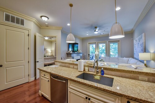 Welcome to RiverMark - River Views & close to UofA Campus!