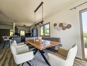 Dining - Nice apartment in villa for 6 guests with WIFI, TV, terrace and pets allowed (Steindorf Am Ossiacher See)