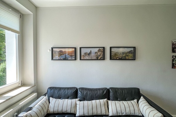 Interior Design, Wand, Möbel, Couch, Flooring, Bilderrahmen, Fussboden, Zimmer, Wohnzimmer, Decke