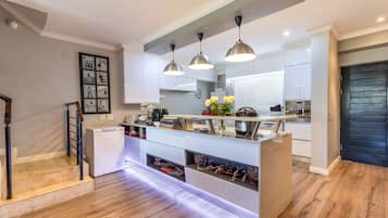 Microwave, oven, stovetop, dishwasher