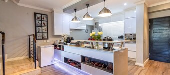 Lakefront Luxury in Pearl Valley – Golf & Wine