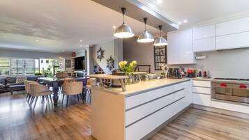 Microwave, oven, stovetop, dishwasher