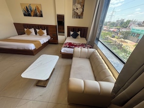 Luxury-Zimmer | Laptopgeeigneter Arbeitsplatz, Verdunkelungsvorhänge