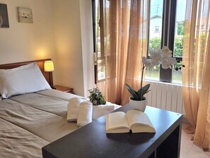 3 chambres, fer et planche à repasser, Wi-Fi gratuit, draps fournis