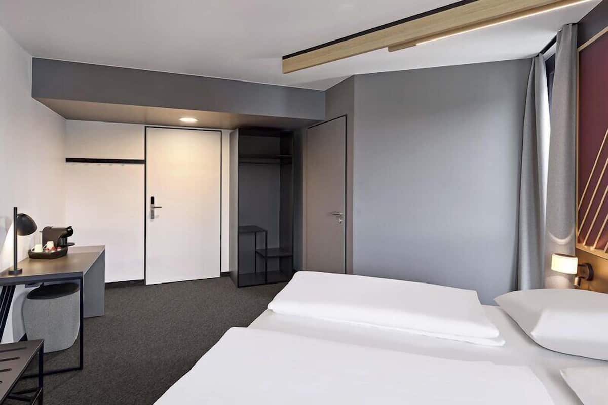 Double Room (French bed) | Free WiFi