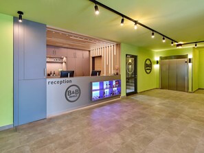 Lobby - B&B HOTEL Arnsberg (Arnsberg)