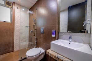 Shower, slippers, towels, soap - The Urban Nest (Bidhannagar)